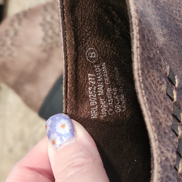 NOT RATED KYLA FAUX LEATHER WOVEN BLOCK HEEL WESTERN ANKLE BOOTIE - Picture 8 of 12